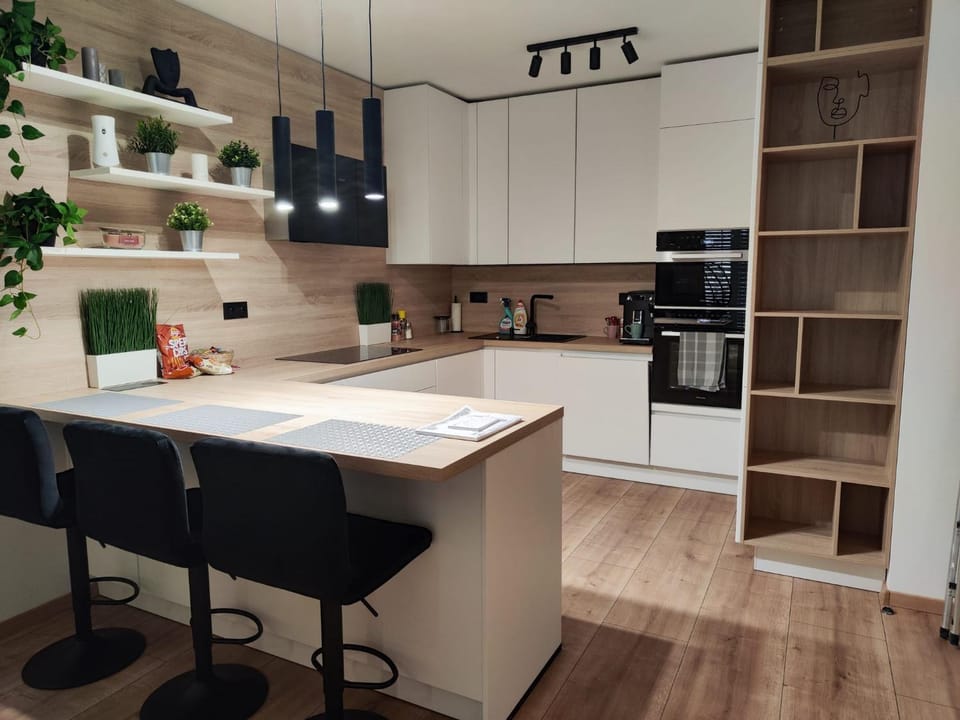 minibar, oven, pet friendly