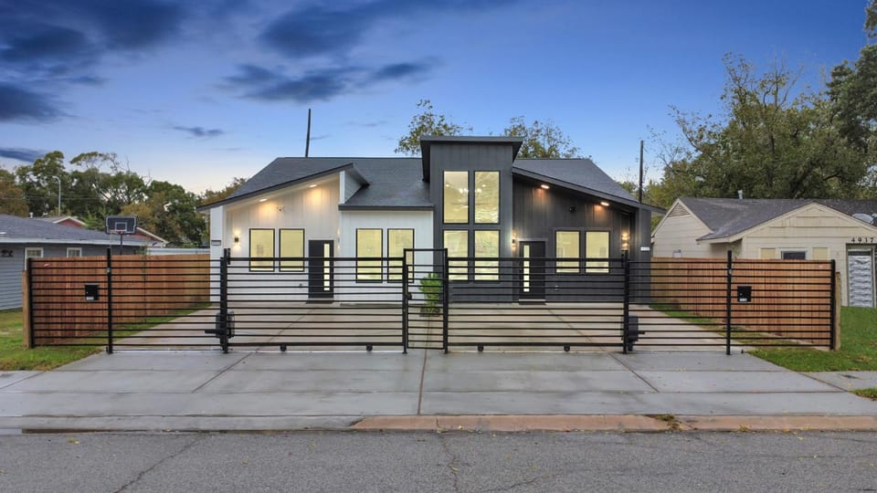 Property building, Night