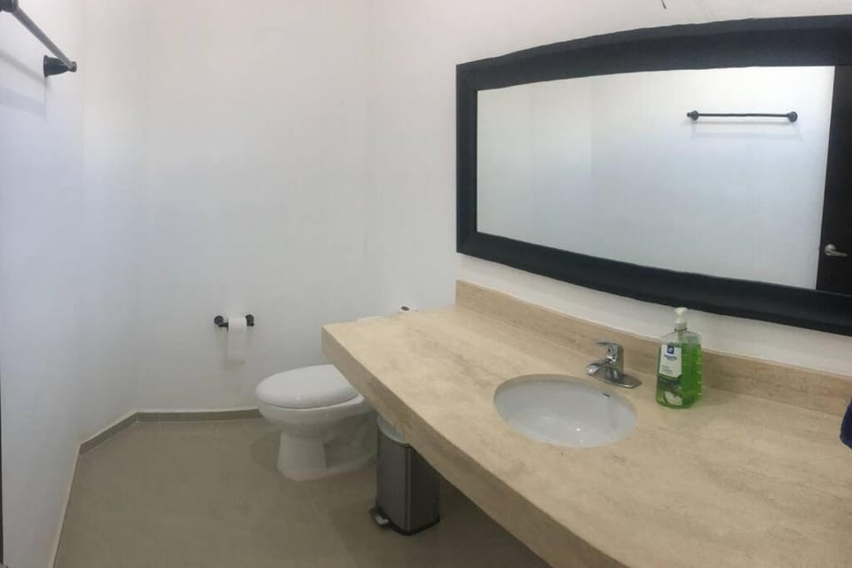 Residencia con ALBERCA y JARDÍN privado House in Merida