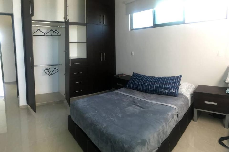 Residencia con ALBERCA y JARDÍN privado House in Merida