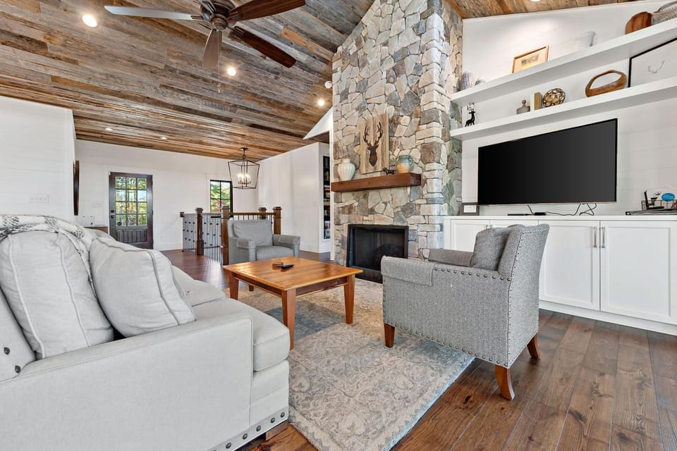 Hilltop Lodge Opulent Lakefront Living in Lake James House in Tennessee