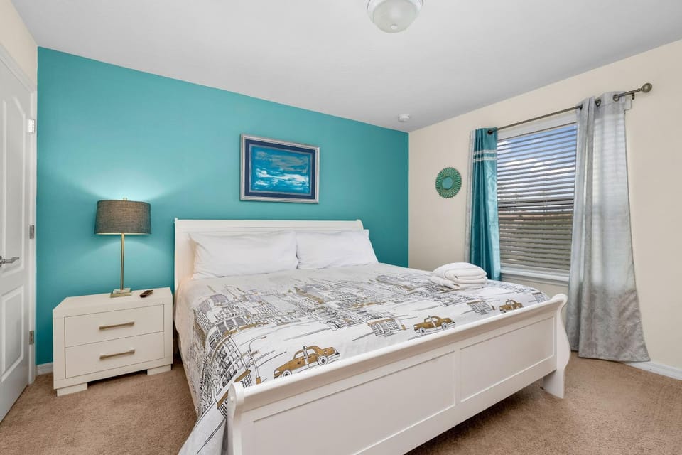 House w private pool & water park access Villa in Four Corners