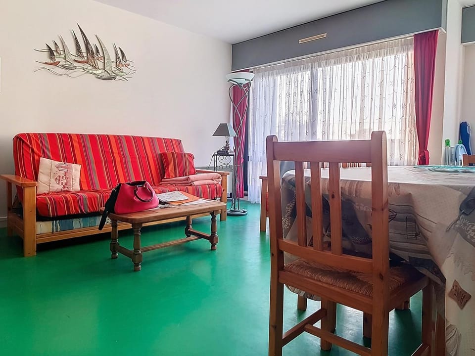 Duplex proche mer avec 8 couchages et parking - FR-1-746-17 Apartment in Courseulles-sur-Mer