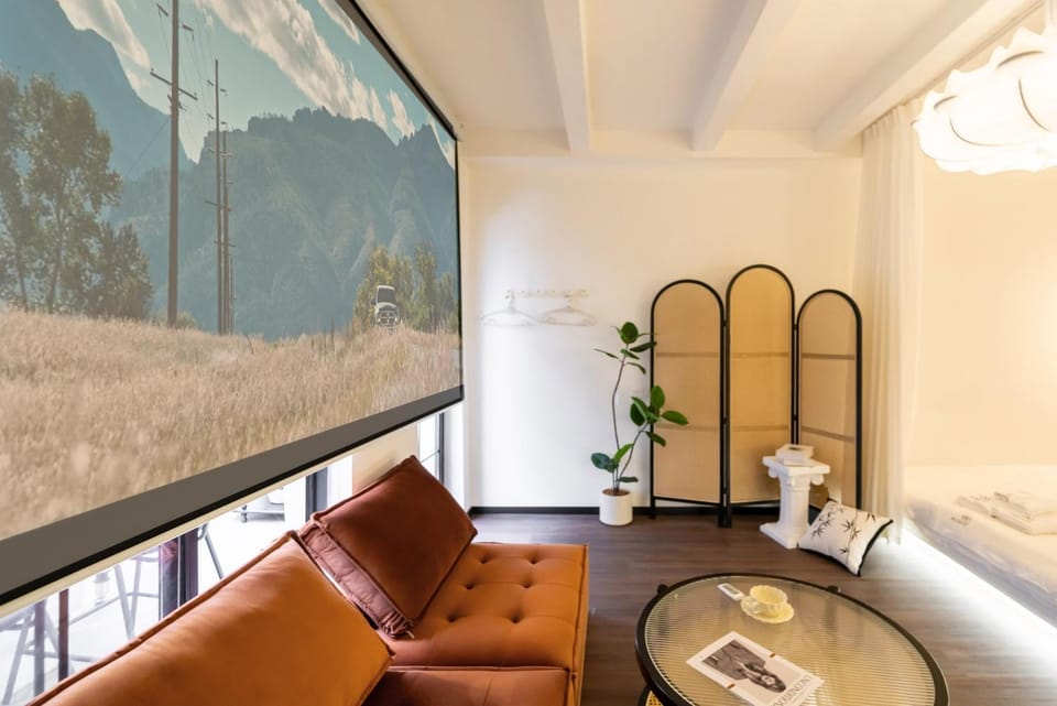TV and multimedia, Living room, Seating area