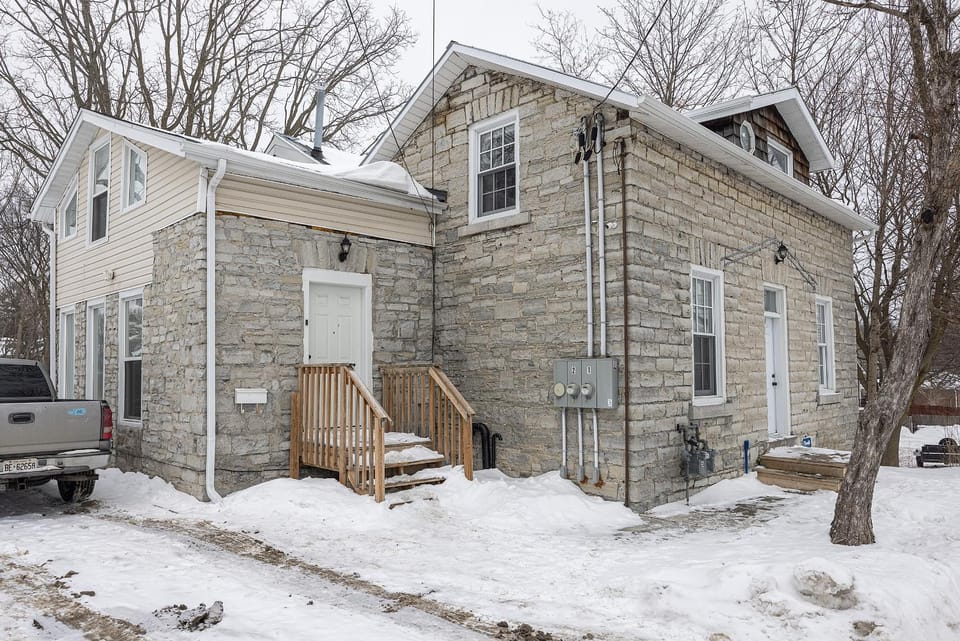 4 bedroom appartment-limestone Apartment in Kingston