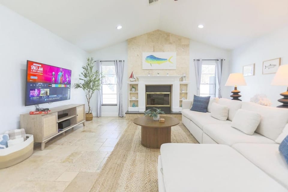 Snook Haven - Hot Tub, Pool, Minigolf, Dog Space House in Largo