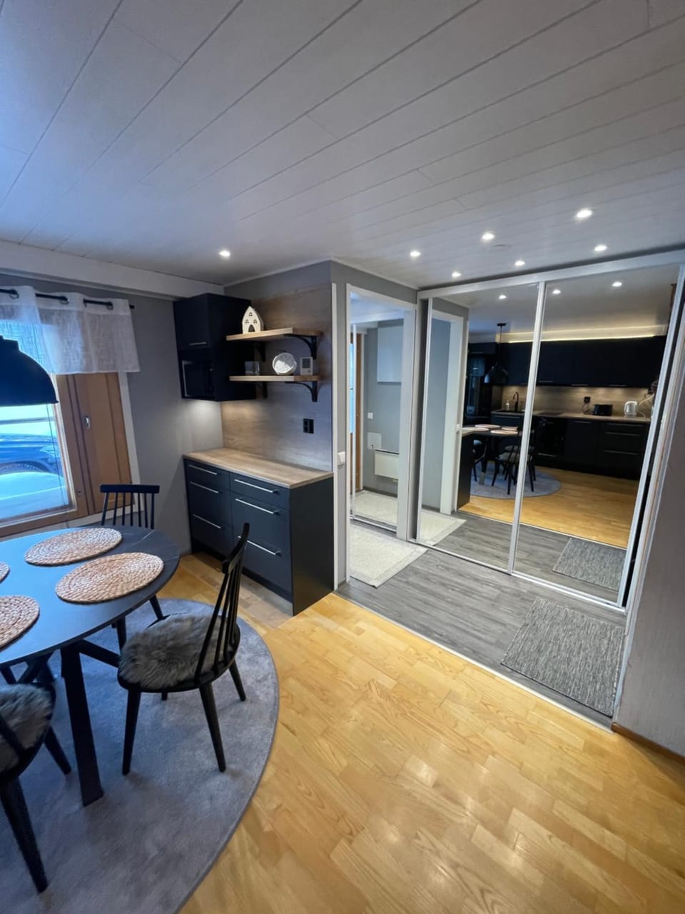 Dining area, storage