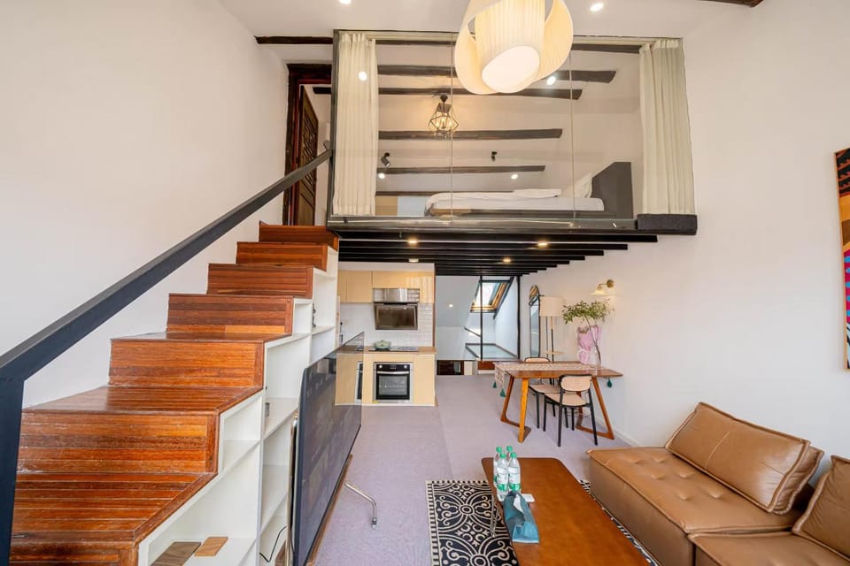 Kitchen or kitchenette, Living room, Seating area, Dining area
