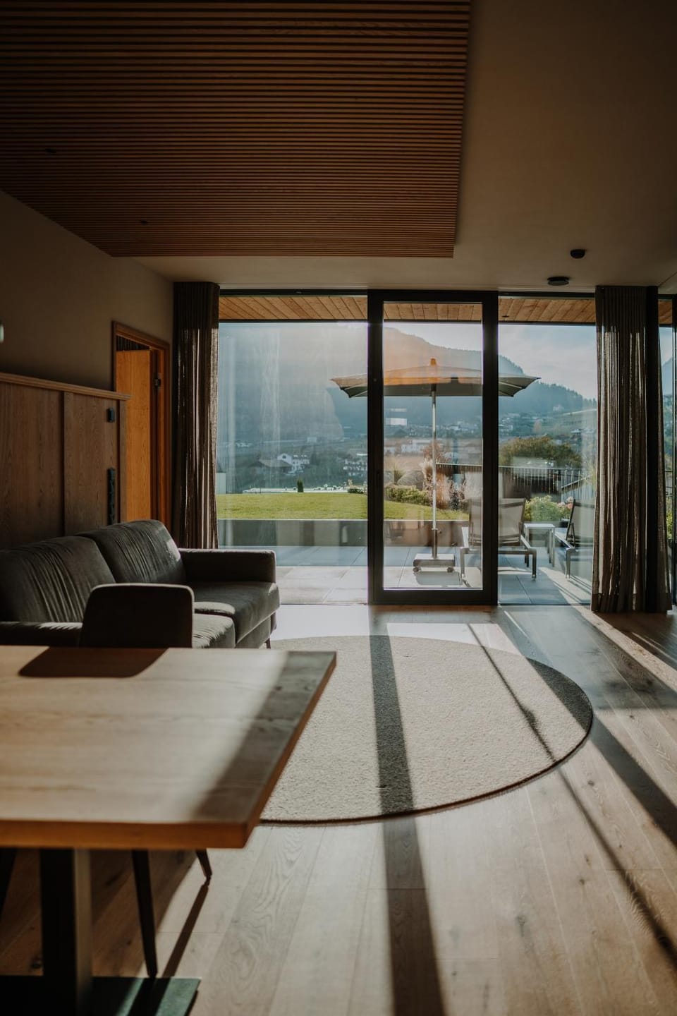 Natural landscape, Living room, Photo of the whole room, Seating area, Dining area, Mountain view