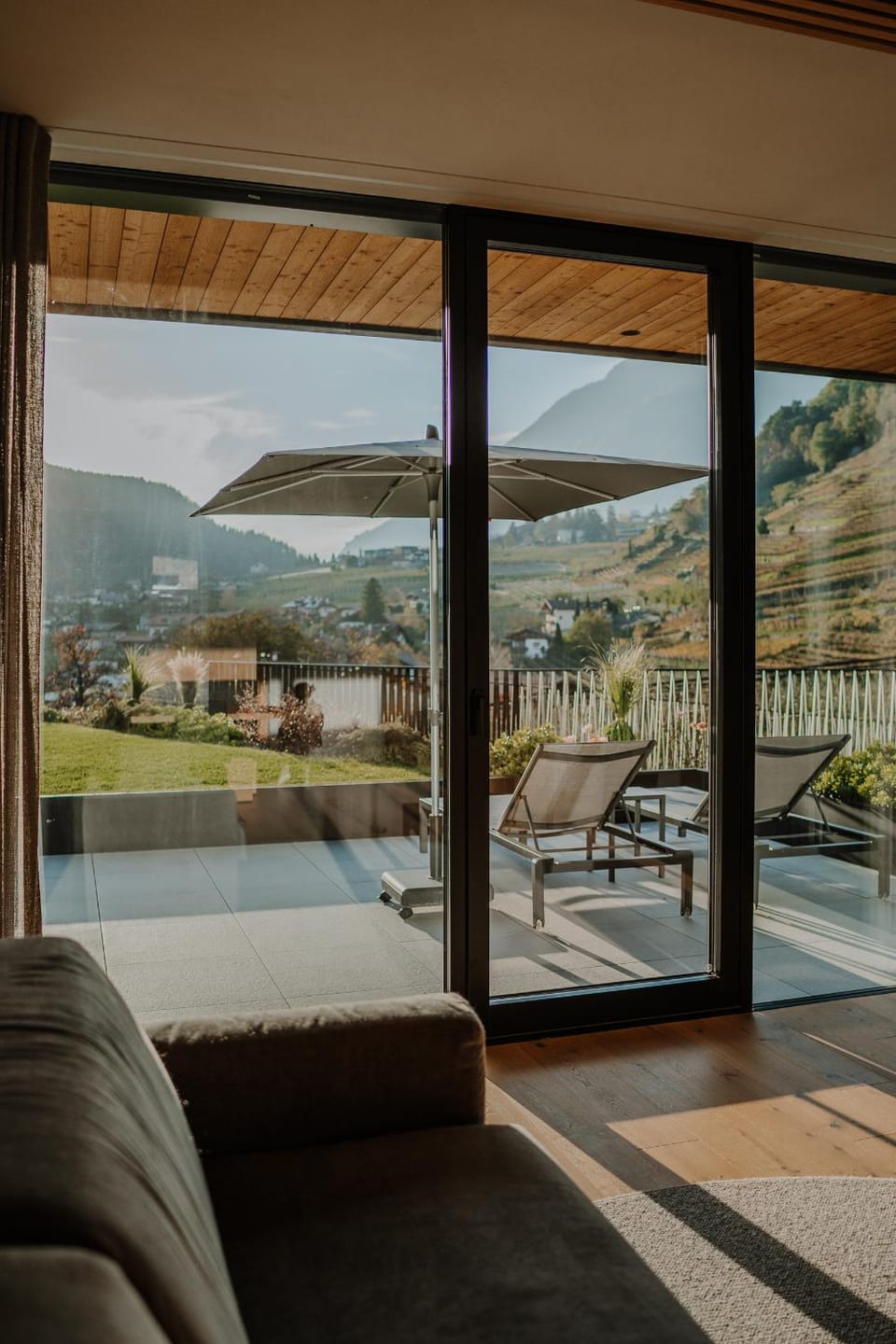 View (from property/room), Balcony/Terrace, Living room, sunbed