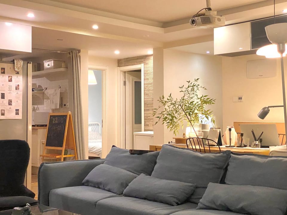 Living room, Seating area