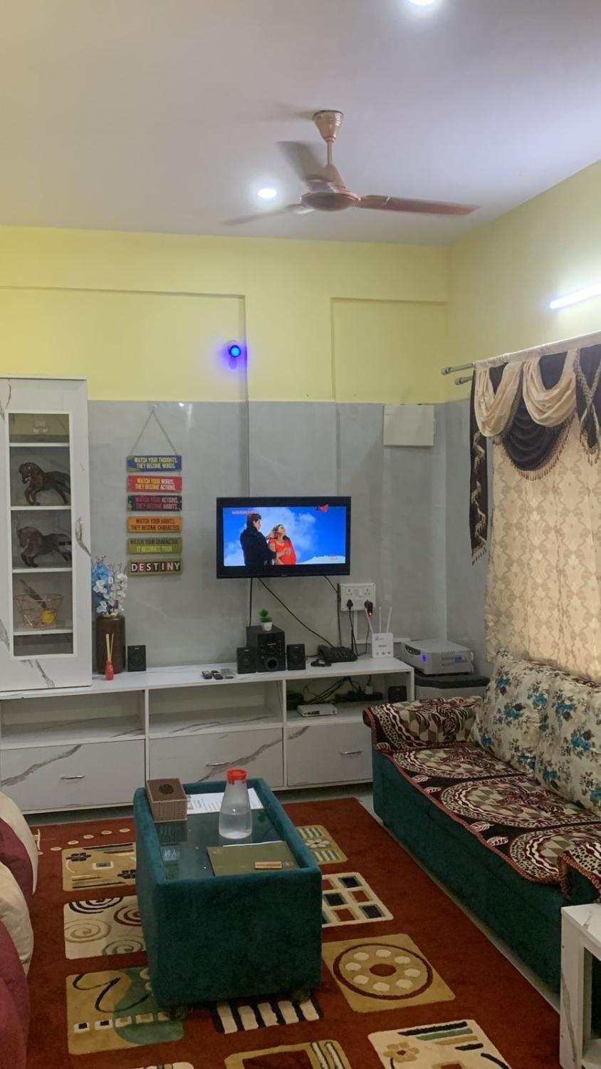Communal lounge/ TV room, TV and multimedia, Living room