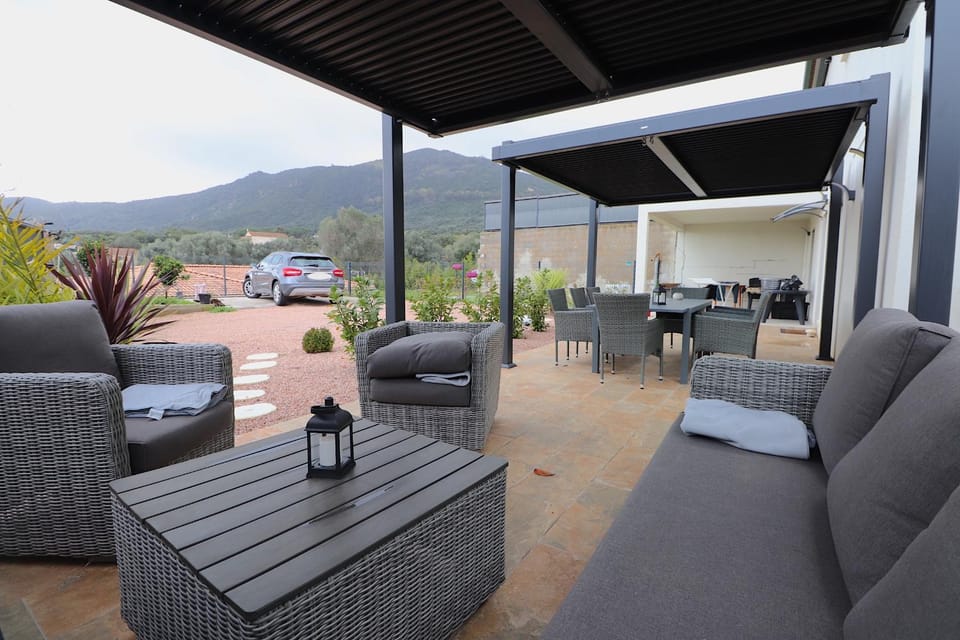 La Maison de vacances à Ajaccio- Proche plage et aéroport- Extérieur privatif avec barbecue House in Ajaccio