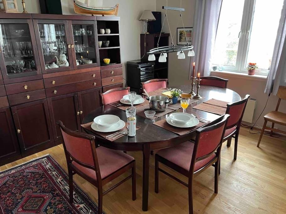 Living room, Dining area