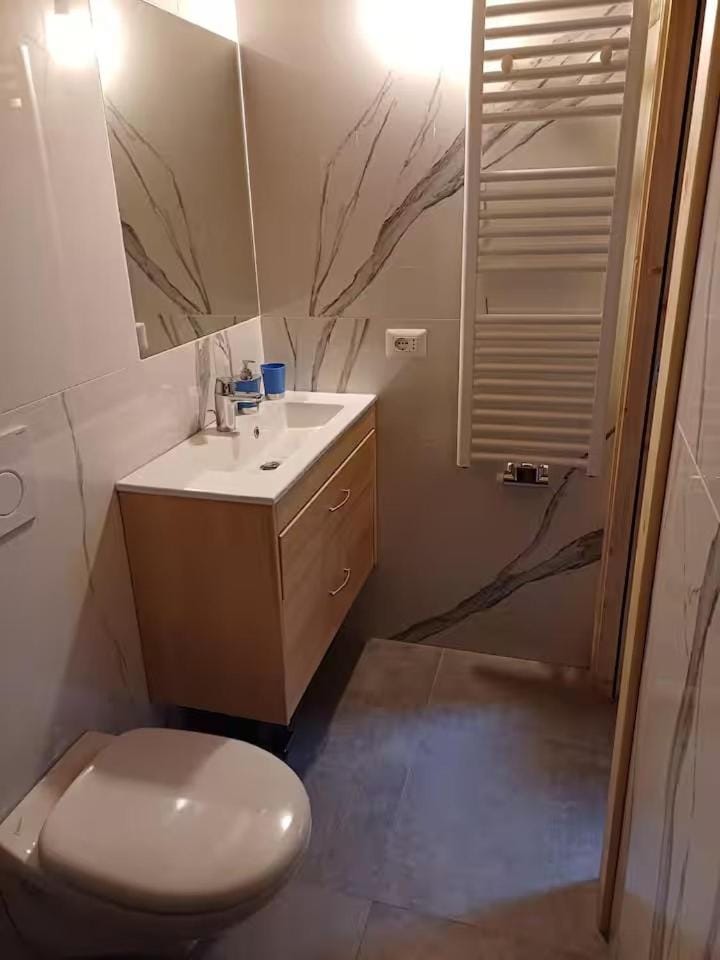Toilet, Bathroom
