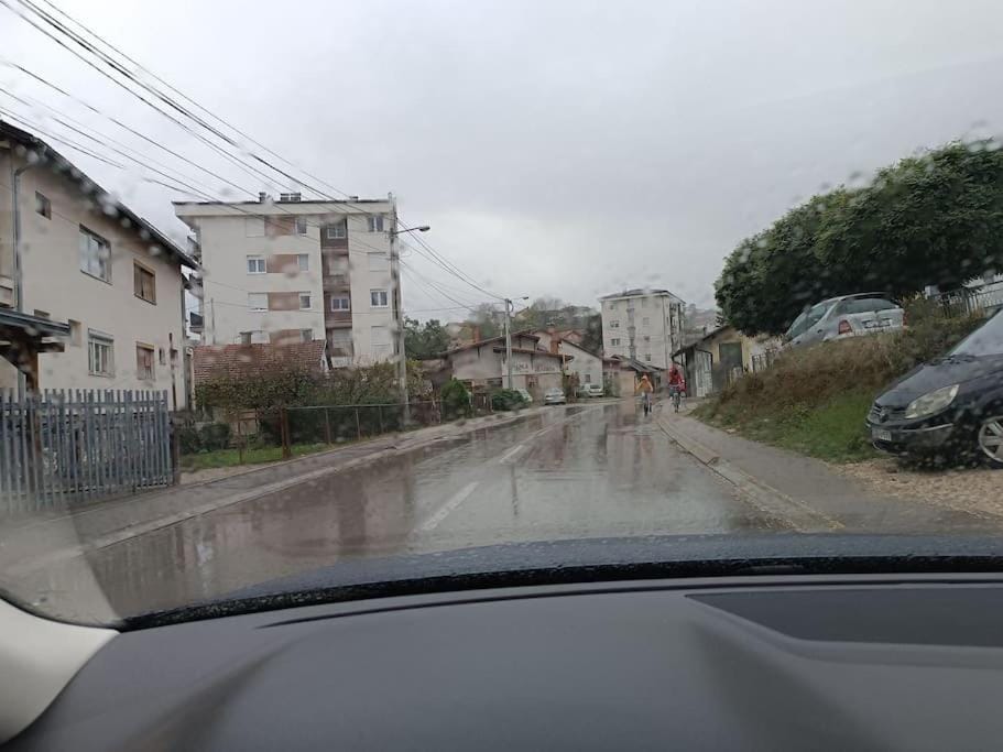 Neighbourhood, Street view