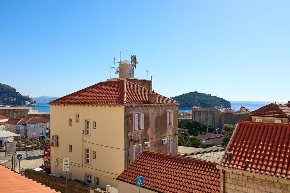Neighbourhood, City view, Sea view