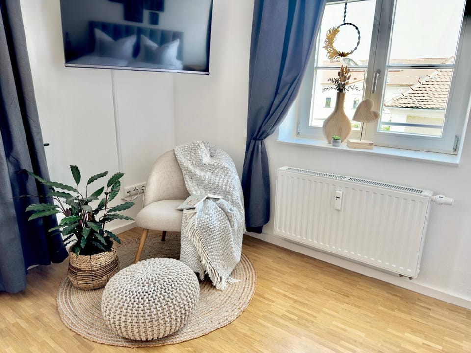 TV and multimedia, Seating area