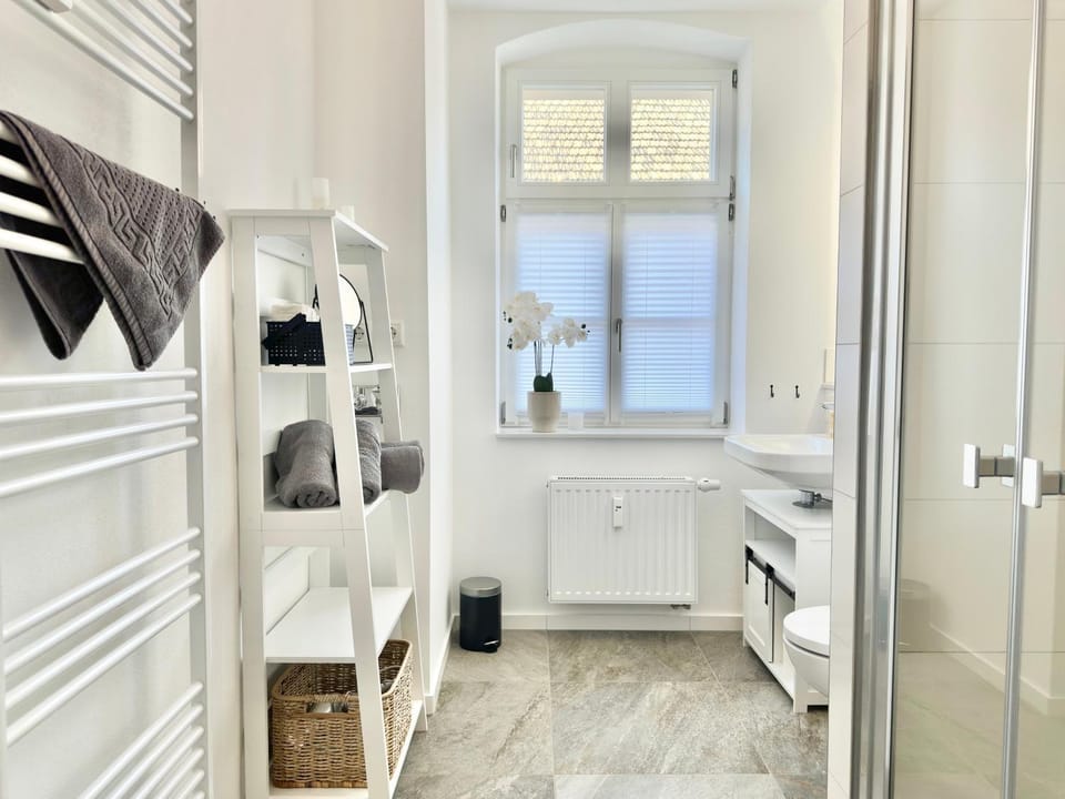 Toilet, Bathroom, Photo of the whole room, towels