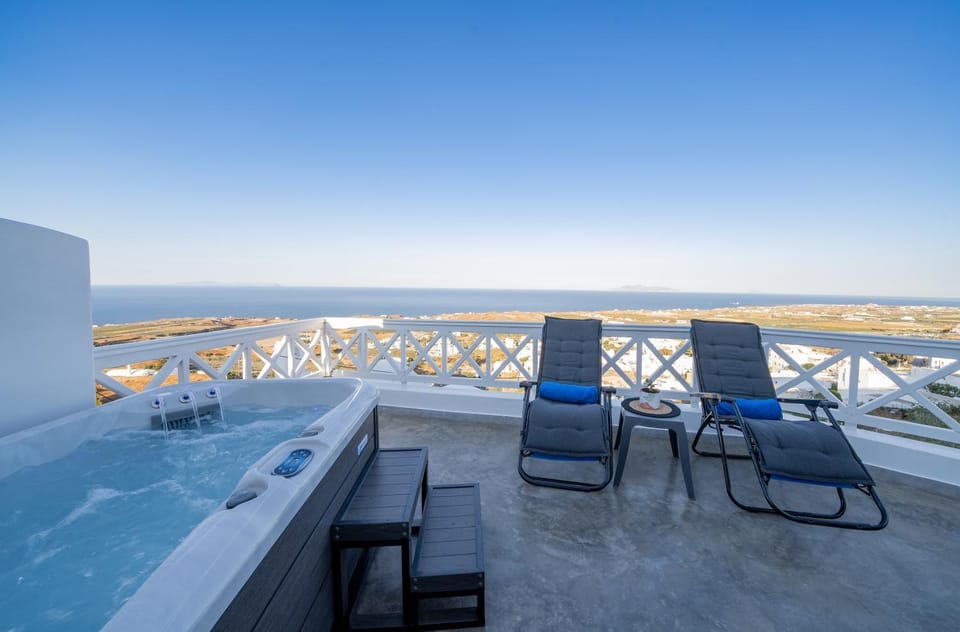 Hot Tub, View (from property/room), Balcony/Terrace, sunbed