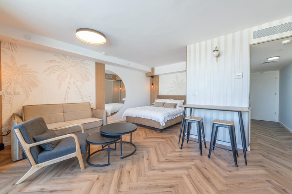 Living room, Photo of the whole room