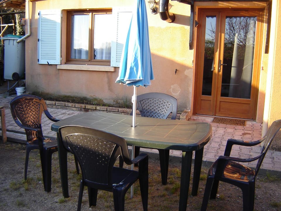 Patio, Dining area