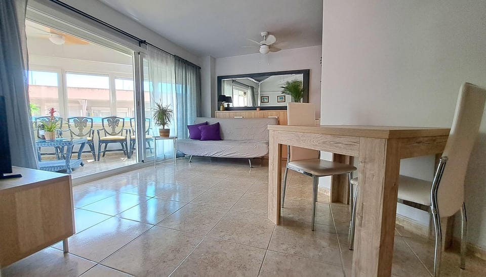 TV and multimedia, Living room, Dining area