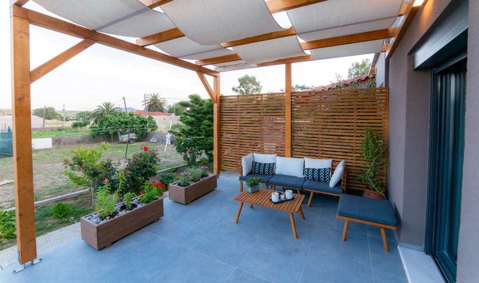 Balcony/Terrace, Garden view
