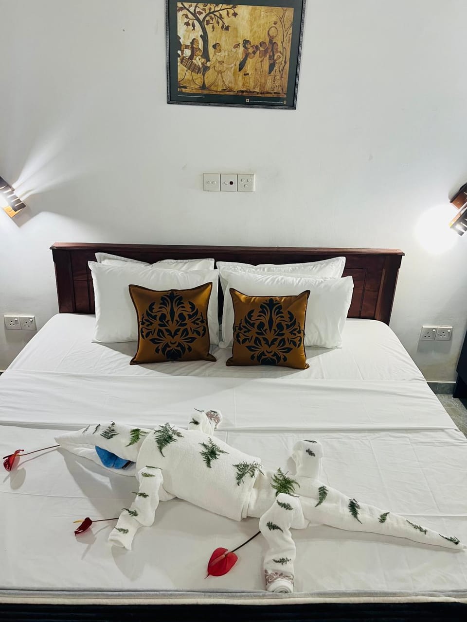 Property building, Bed, Decorative detail, Bedroom