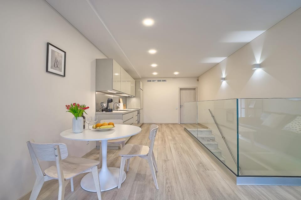 Kitchen or kitchenette, Dining area, Food, stove
