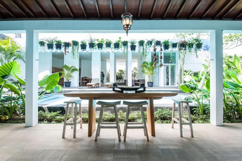 Canggu Tropical Pool Villa 6 BR Villa in North Kuta