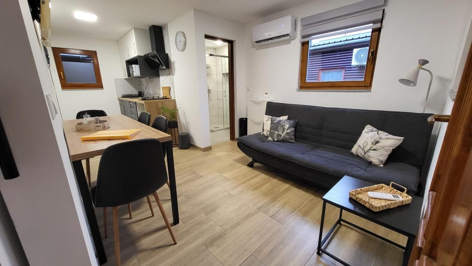 Living room, Dining area, kitchen
