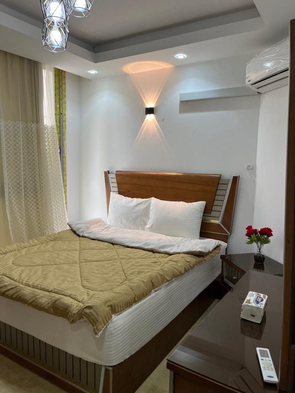 Bed, Photo of the whole room, Bedroom, air conditioner