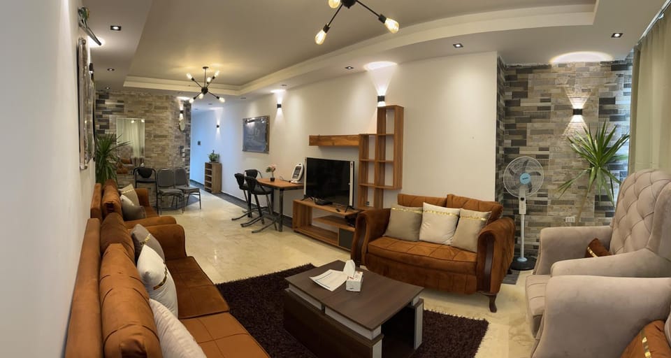 TV and multimedia, Seating area, flat iron