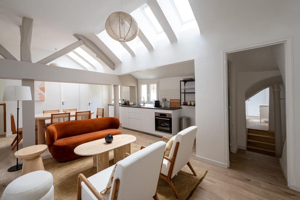 Kitchen or kitchenette, Living room, Dining area, pet friendly, stove