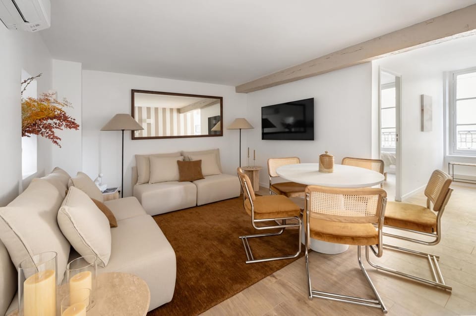 Communal lounge/ TV room, Dining area