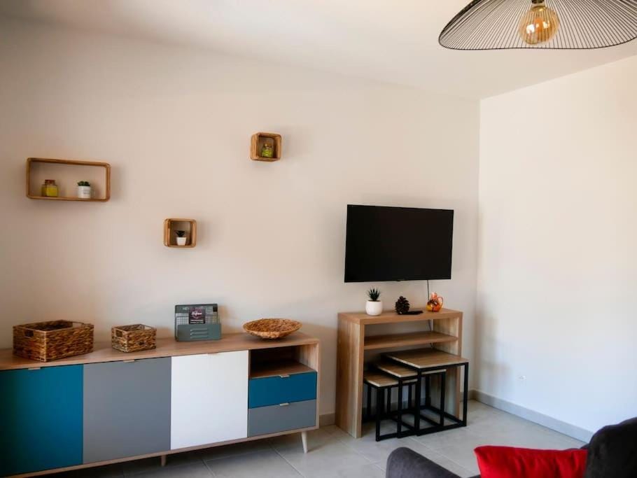 TV and multimedia, Seating area