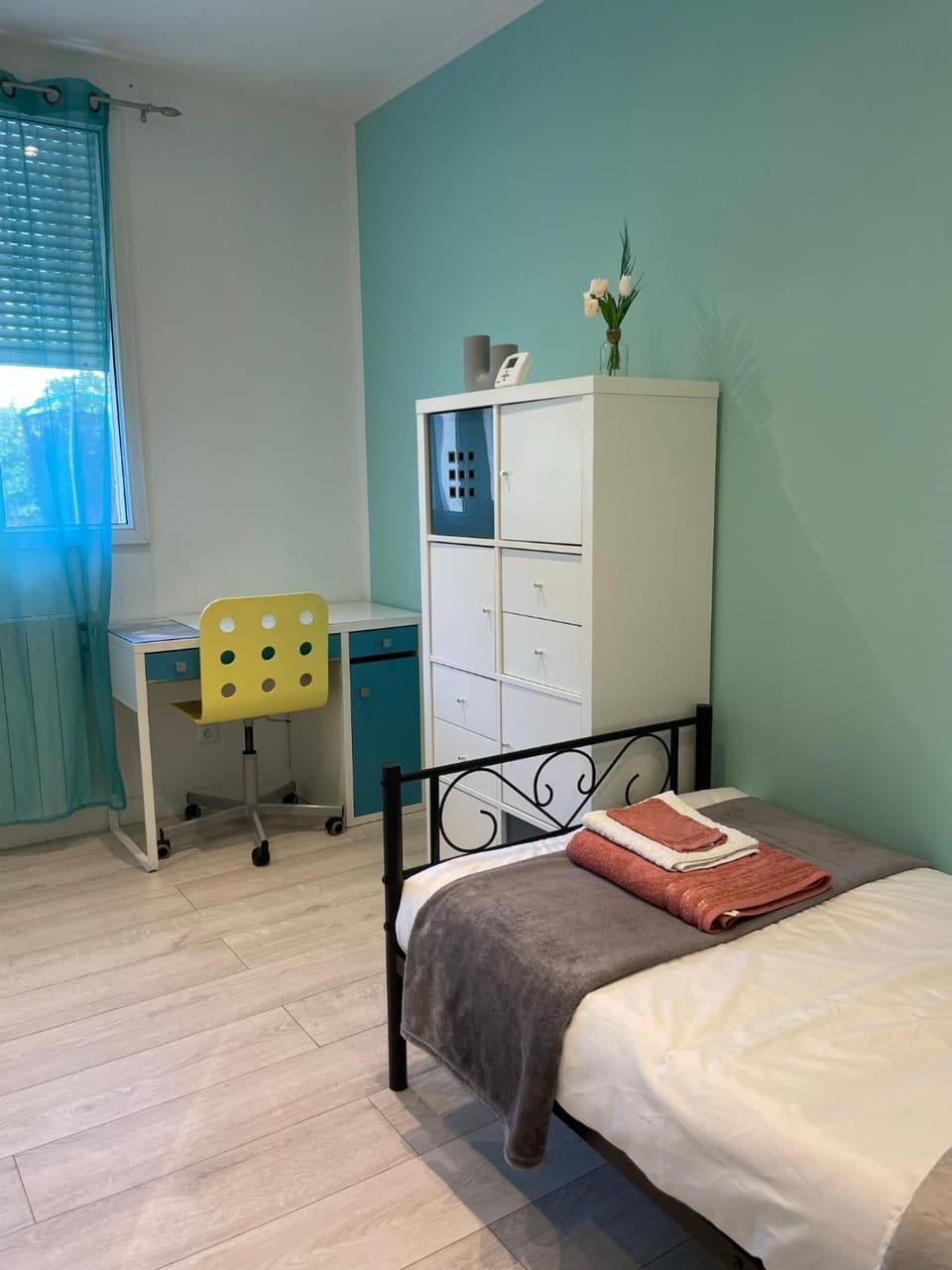 Bed, Bedroom, hair dresser, wardrobe