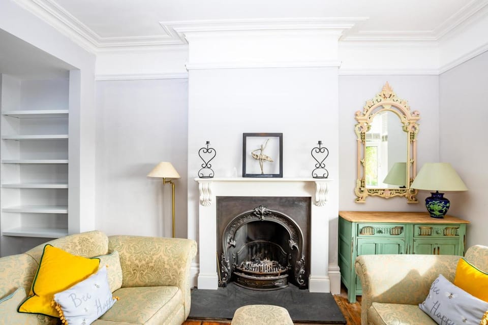 Living room, Seating area, flat iron