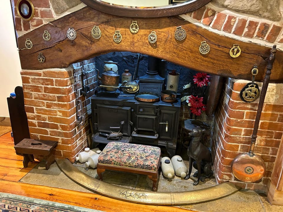 Keepers Cottage House in Wool