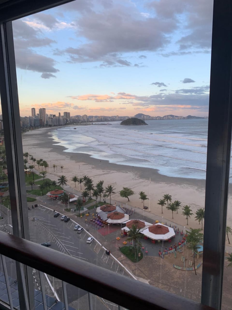 Apto antigo frente mar para alugar Apartment in Santos