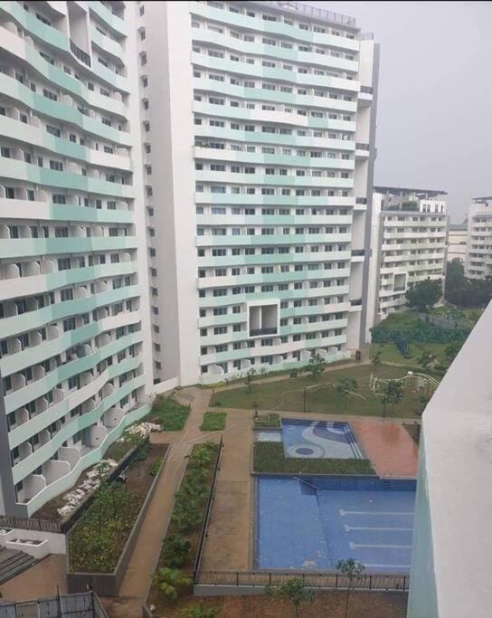 Private condo w/ balcony near Batasan, Ateneo, UP, Diliman, The Residences at Commonwealth Apartment in Marikina