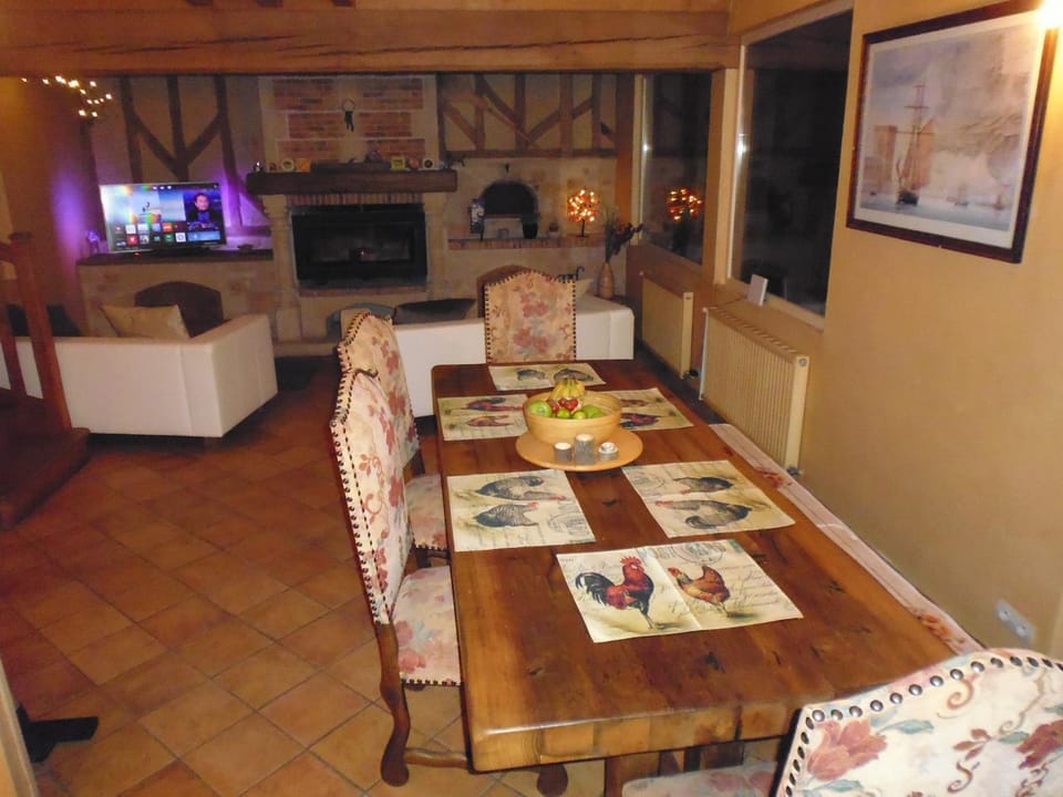 TV and multimedia, Dining area