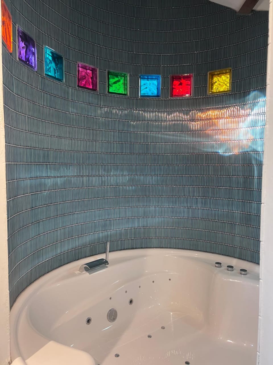 Hot Tub, Bathroom