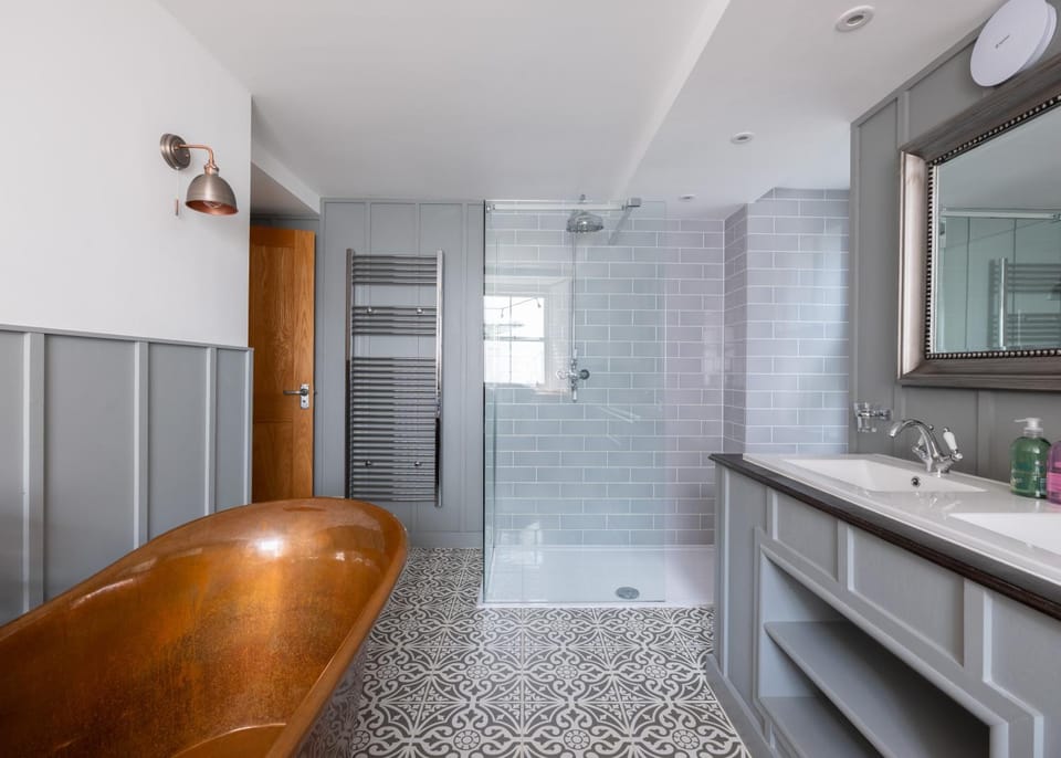Bathroom, Bath