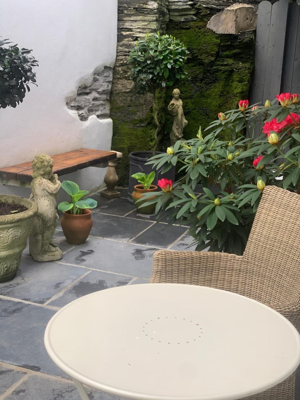 Georgian Apartment with Courtyard in Boscastle - Ideal for Couples and Families Apartment in England