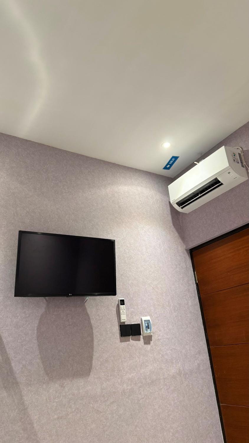 TV and multimedia, air conditioner
