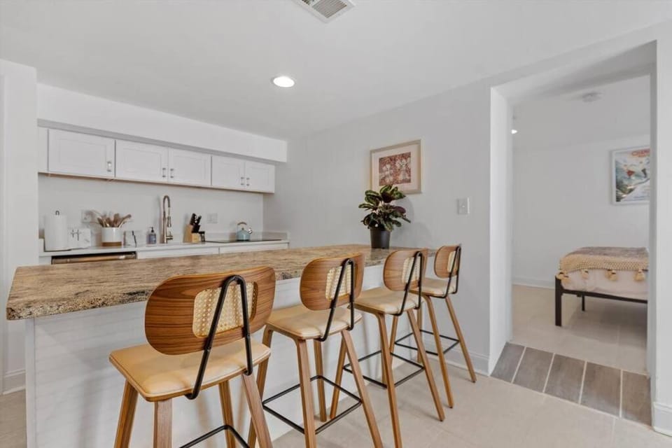 Stone's Throw from Capitol Hill Free Parking Apartment in District of Columbia