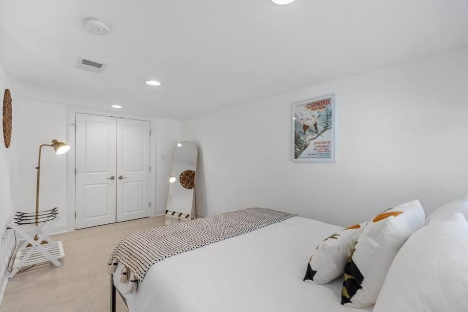 Stone's Throw from Capitol Hill Free Parking Apartment in District of Columbia