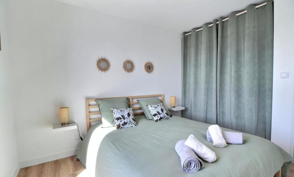 Maison bord de mer avec Jacuzzi Villa in Plomeur